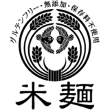 食品企業からのご依頼。雀を配した家紋を採用することで面白みと安全性を併せてPR 米麺ロゴマーク