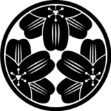自家用のご依頼。テーマは沖縄原産の鉄砲百合。こだわりを持っておられたので、できるだけ鉄砲百合の繊細で美しい雰囲気を再現するよう配慮しました